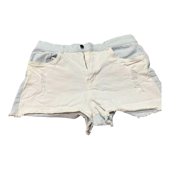 Venus Cutoff Jean Shorts - Picture 3 of 4